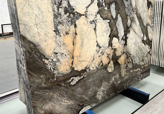 Natural-Calacatta-Iron-Marble-Quartzite-Big-Slabs